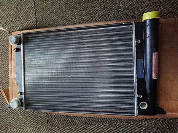 Grote foto radiateur voor audi b2 auto onderdelen oldtimer parts en accessory