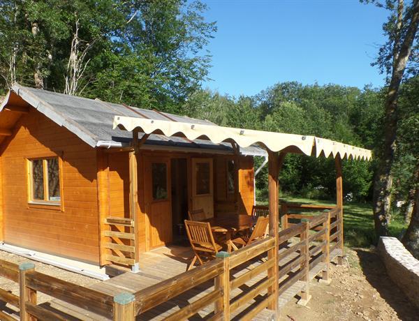 Grote foto chalet aan groot meer in cantal zuiden auvergne vakantie frankrijk