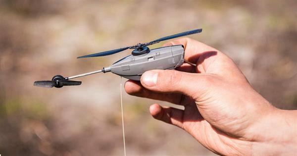 Grote foto black hornet drone replica for auction zakelijke goederen beveiliging