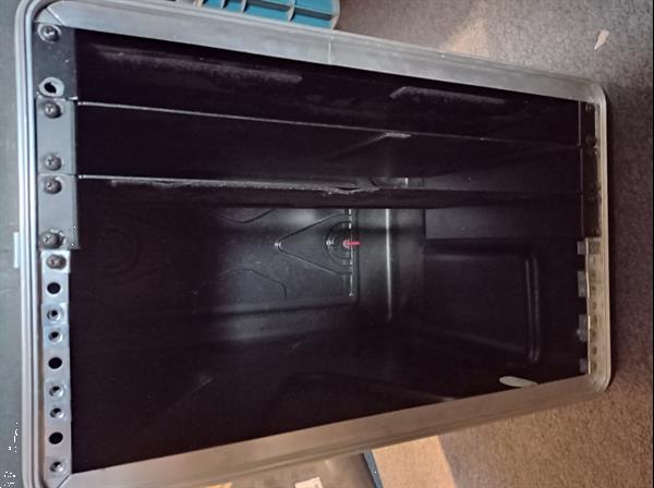 Grote foto skb flightcase 6u met wielen muziek en instrumenten overige