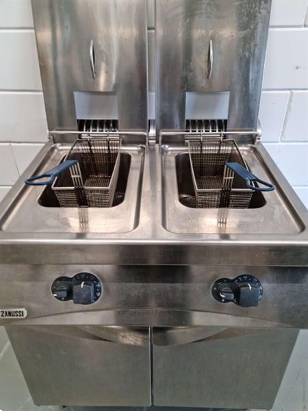 Grote foto rvs zanussi dubbele friteuse frituur 2 x 15 liter 28 kw gas diversen overige diversen