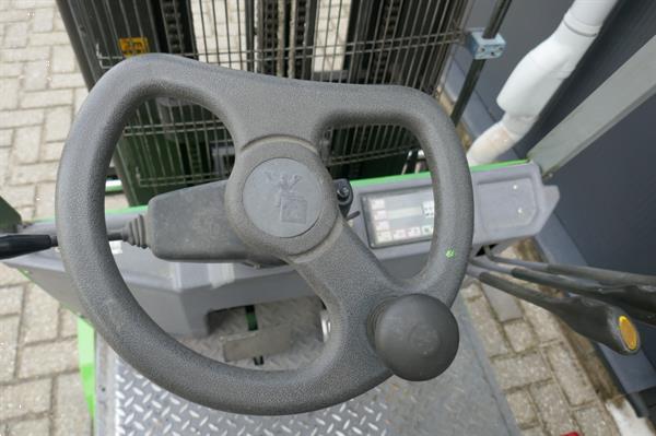 Grote foto vs 20697 elektrische triplex stapelaar cesab sideshift freelift agrarisch heftrucks