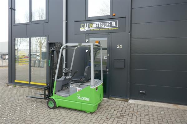 Grote foto vs 20697 elektrische triplex stapelaar cesab sideshift freelift agrarisch heftrucks