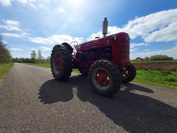 Grote foto porsche farmall fcd diesel mc cormick deering vierzon agrarisch tractoren oldtimers