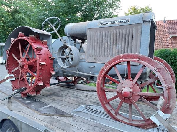 Grote foto porsche farmall fcd diesel mc cormick deering vierzon agrarisch tractoren oldtimers
