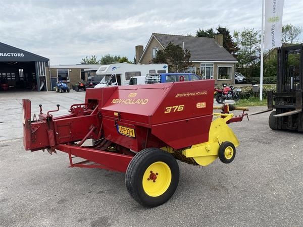 Grote foto new holland 376 agrarisch persen