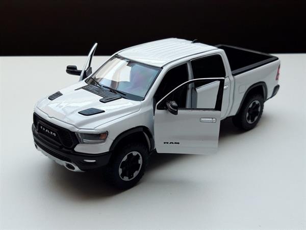 Grote foto modelauto dodge ram crew cab wit 19 cm lang hobby en vrije tijd 1 24