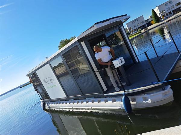 Grote foto nieuw suncube houseboat ce c 100 elektrisch watersport en boten motorboten en jachten