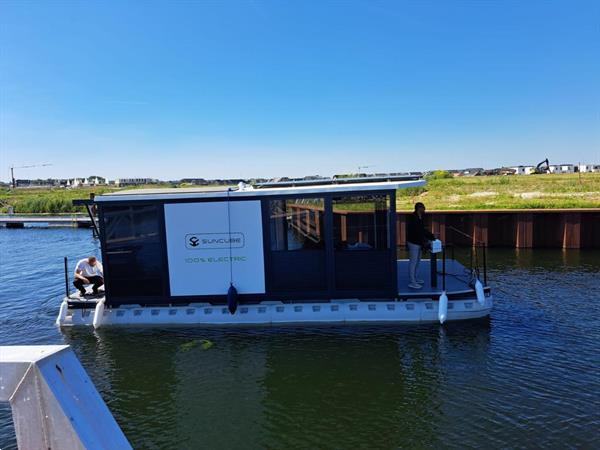 Grote foto nieuw suncube houseboat ce c 100 elektrisch watersport en boten motorboten en jachten