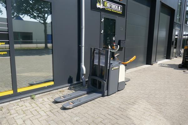 Grote foto vs 20781 elektrische duo stapelaar crown 1600mm initiele lift doe het zelf en verbouw hefwerktuigen