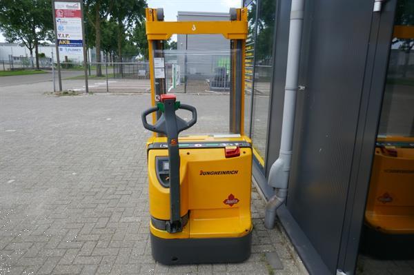 Grote foto vs 20703 elektrische stapelaar jungheinrich initiele lift korte vorken doe het zelf en verbouw hefwerktuigen