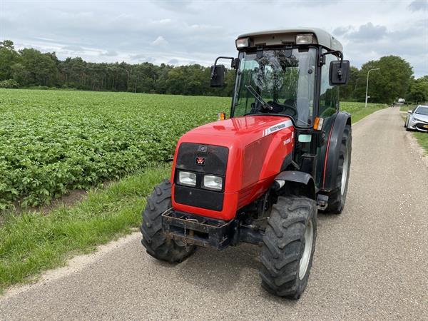 Grote foto mf 3435s smalspoor tractor agrarisch tractoren