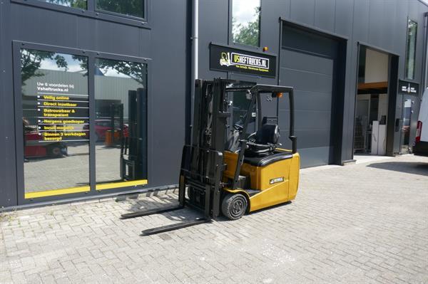 Grote foto vs 20834 bj2012 elektrische heftruck caterpillar ep16 triplex agrarisch heftrucks