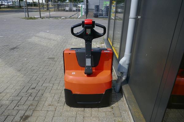 Grote foto vs 20847 elektrische palletwagen bt bj2016 1600kg 255uur doe het zelf en verbouw hefwerktuigen