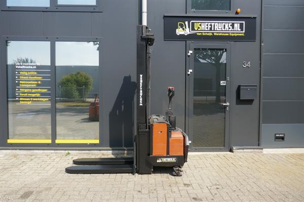 Grote foto vs 20842 elektrische stapelaar bt 3800mm freelift 1600kg doe het zelf en verbouw hefwerktuigen