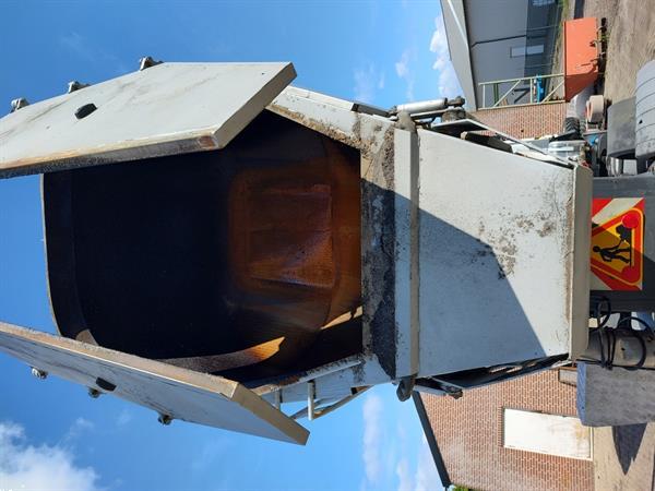 Grote foto ge soleerde kipper met kleppen doe het zelf en verbouw containers