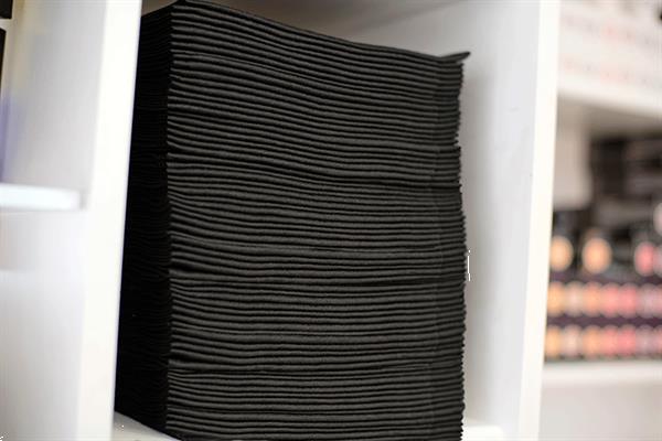 Grote foto scrummi de luxe waffle black hair towels 80x40cm 50 stuks beauty en gezondheid lichaamsverzorging