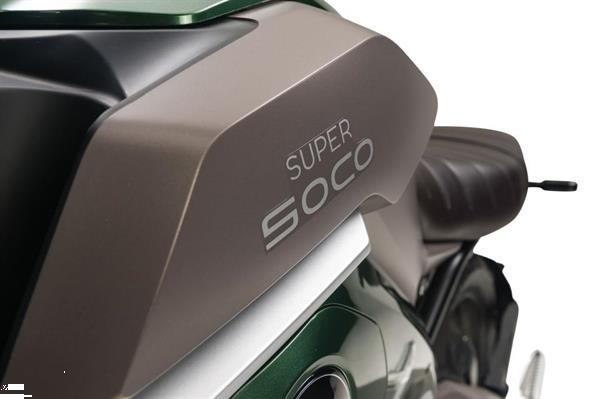 Grote foto super soco tc wanderer elektrische scooter groen bij centr fietsen en brommers scooters