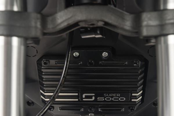 Grote foto super soco tc wanderer elektrische scooter groen bij centr fietsen en brommers scooters