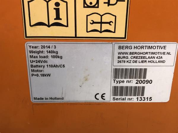 Grote foto berg electro buisrailwagen met mechanische schaar 42 5 cm spoor agrarisch tuinbouw