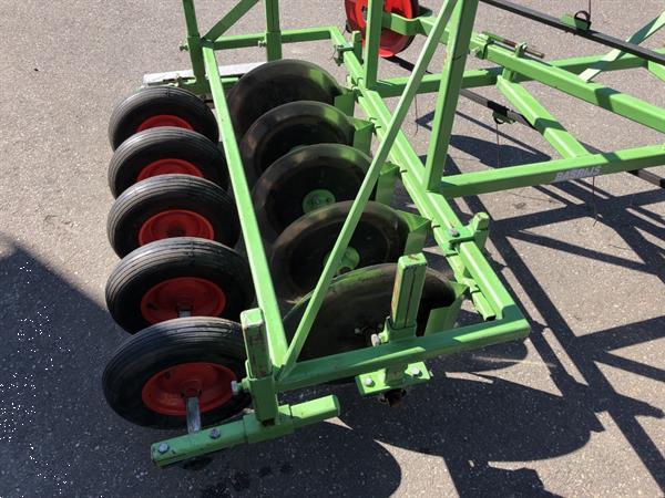 Grote foto basrijs afranker voor aardbeien agrarisch tuinbouw