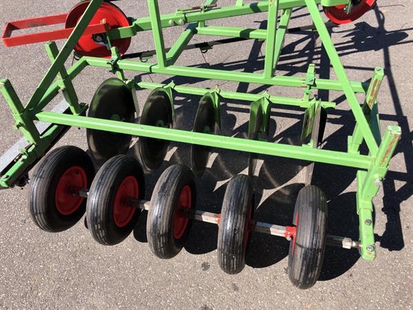 Grote foto basrijs afranker voor aardbeien agrarisch tuinbouw