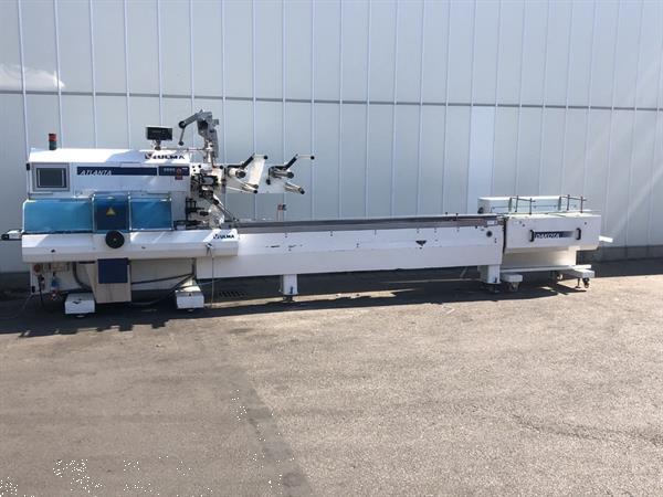 Grote foto ulma atlanta high tech flowpackmachine met dakota invoersysteem agrarisch tuinbouw