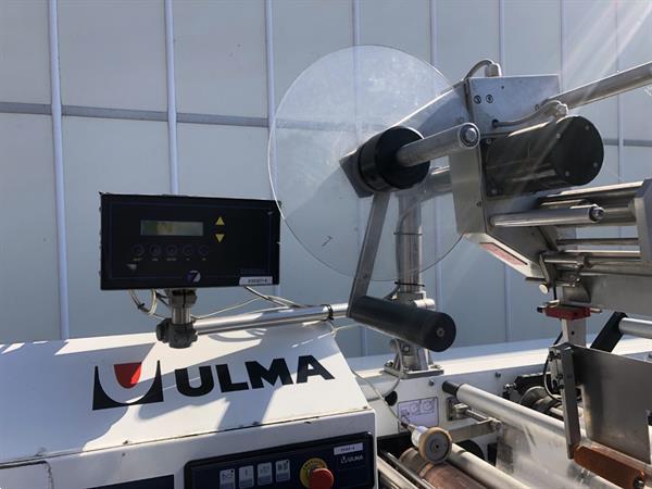 Grote foto ulma atlanta high tech flowpackmachine met dakota invoersysteem agrarisch tuinbouw