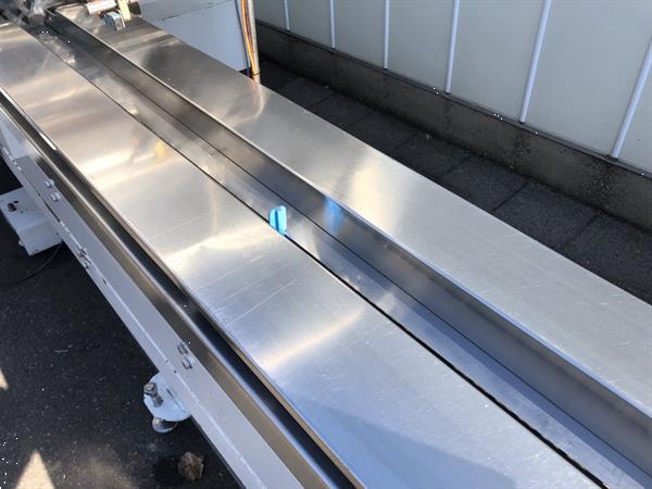 Grote foto ulma atlanta high tech flowpackmachine met dakota invoersysteem agrarisch tuinbouw