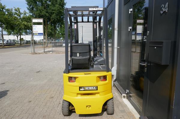 Grote foto vs 20861 bj2006 elektrische heftruck komatsu 1500kg 4000mm sideshiftt agrarisch heftrucks