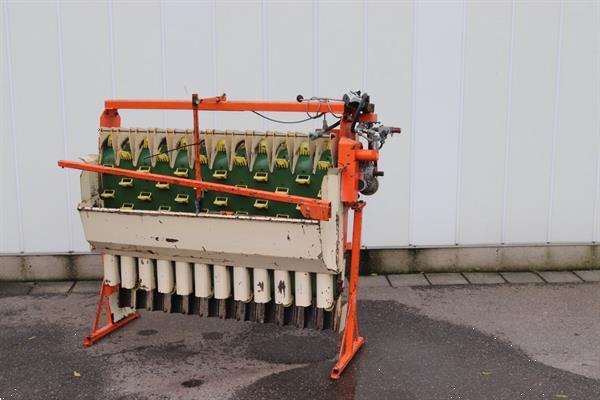 Grote foto nobels plantmachine voor bloembollen en uien. 190 cm spoorbreedte agrarisch zaaimachines