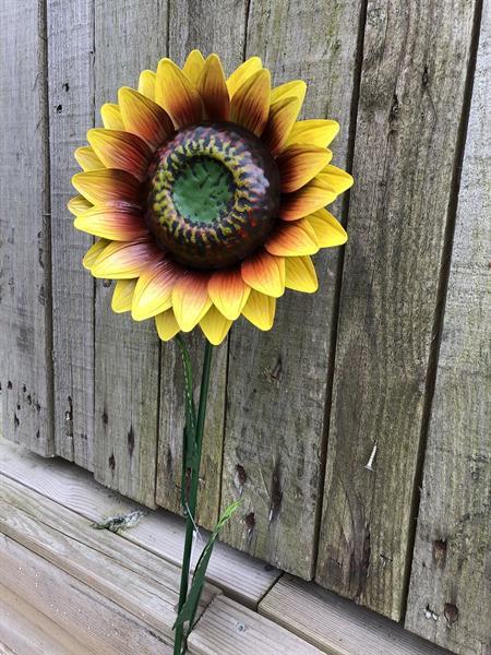 Grote foto handgemaakte zonnebloem tuinsteker 84 cm metaal tuin en terras tuinmeubelen