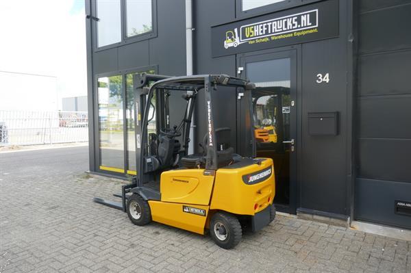 Grote foto vs 20894 elektrische triplex heftruck jungheinrich vac18 sideshift agrarisch heftrucks