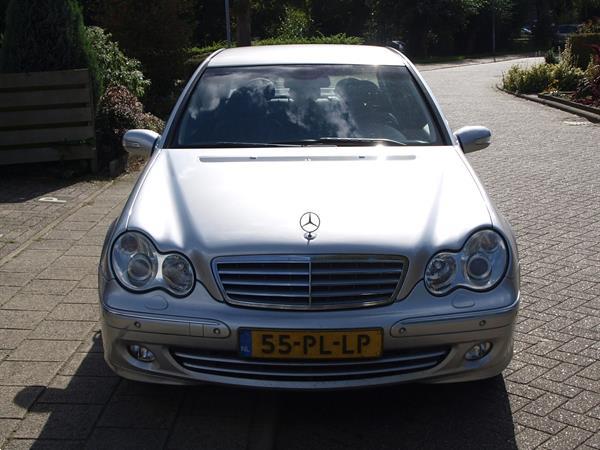 Grote foto mercedes benz elegance 220 cdi sedan 2004 auto mercedes