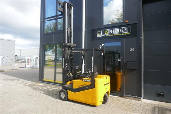 Grote foto vs 20910 elektrische heftruck jungheinrich 3500mm freelift sideshift agrarisch heftrucks