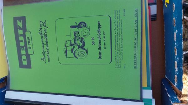 Grote foto oldtimer trachorboeken ter reparatie boeken hobby en vrije tijd