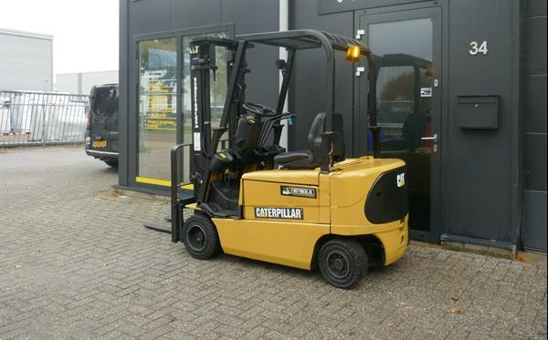 Grote foto vs 20912 defect elektrische heftruck caterpillar ep20kc sideshift agrarisch heftrucks