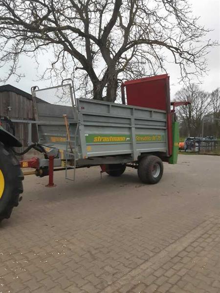 Grote foto strautmann mestverspreider agrarisch strooiers