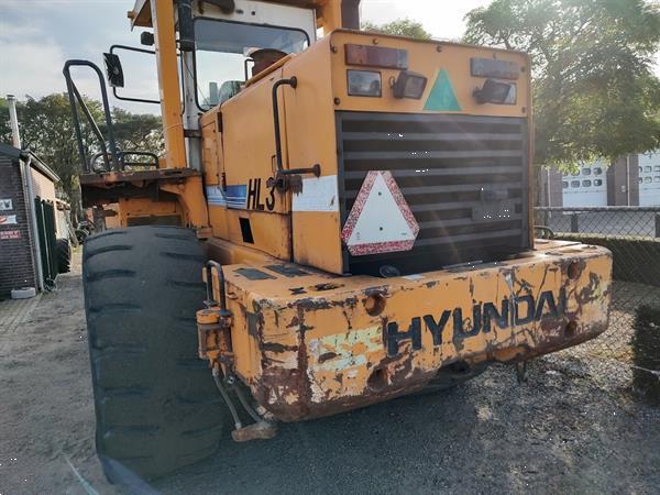 Grote foto hyundai hl 35 shovel loader palletvork agrarisch shovels