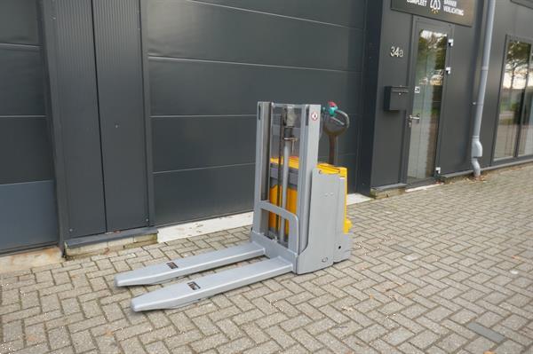 Grote foto vs 20929 elektrische stapelaar jungheinrichemd118i initiele lift 1860mm doe het zelf en verbouw hefwerktuigen