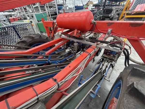 Grote foto zelfrijdende ferrari rotostrapp halfautomatische plantmachine met 4 rijen agrarisch zaaimachines