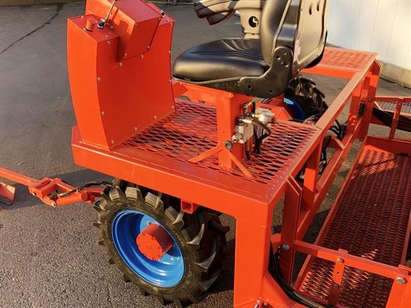 Grote foto zelfrijdende ferrari rotostrapp halfautomatische plantmachine met 6 rijen agrarisch zaaimachines