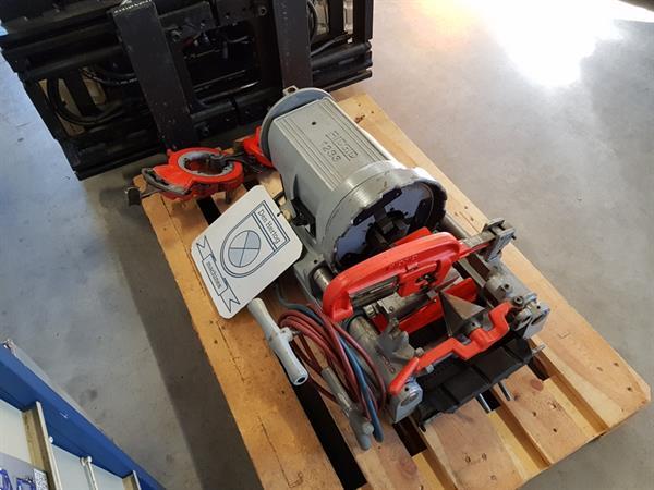 Grote foto ridgid 1233 draadsnijmachine 230v voetpedaal doe het zelf en verbouw gereedschappen en machines