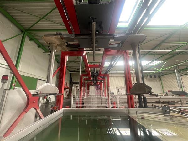Grote foto stas waterlediger portaal voor appels met droger agrarisch tuinbouw