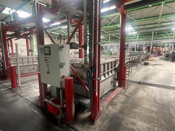 Grote foto stas waterlediger portaal voor appels met droger agrarisch tuinbouw