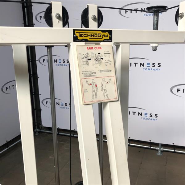 Grote foto technogym isotonic bicep curl onder bovenarm kracht sport en fitness fitness