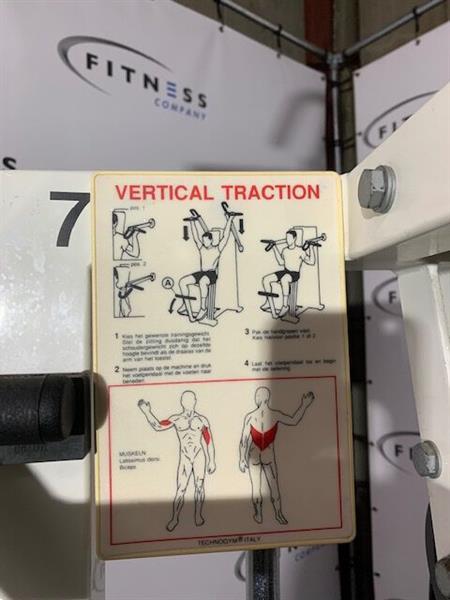Grote foto technogym isotonic vertical traction kracht sport en fitness fitness
