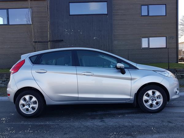 Grote foto ford fiesta 1.4 tdci 68ch trend 5p auto ford