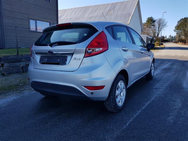 Grote foto ford fiesta 1.4 tdci 68ch trend 5p auto ford