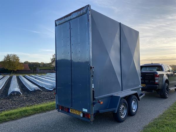 Grote foto gesloten aanhangwagen bakwagen agrarisch aanhangwagens